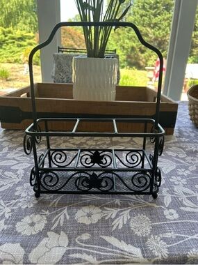 Longaberger wrought iron utensil caddy